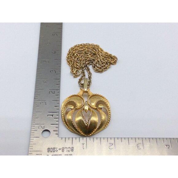 Vintage Gold-Tone Pendant Necklace With Ornate Design On 22" Chain - Picture 3 of 5